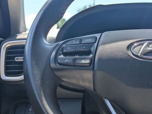 Used 2025 Hyundai Venue SEL FWD image 22