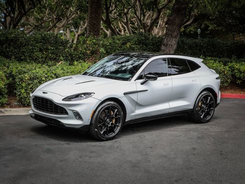 Used 2022 Aston Martin DBX AWD/4WD image 2