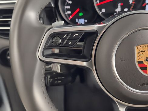 Used 2020 Porsche Macan image 21