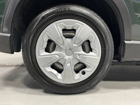 Used 2023 Subaru Forester AWD/4WD image 38