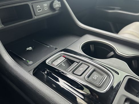 Certified 2025 Honda Pilot Touring image 16