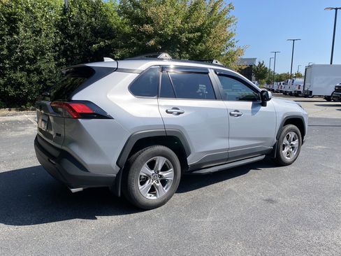 Used 2025 Toyota RAV4 XLE w/ Convenience Package FWD image 9