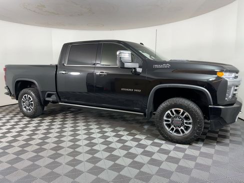 Used 2023 Chevrolet Silverado 2500 High Country w/ Z71 Off-Road Package image 5