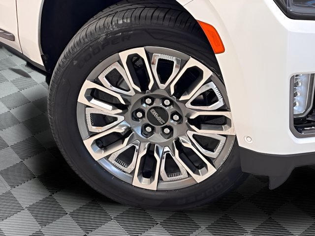 Certified 2024 GMC Yukon Denali Ultimate w/ LPO, Illumination Package AWD/4WD image 36