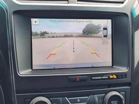 Used 2017 Ford Explorer XLT w/ Equipment Group 201A image 18