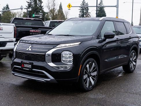 New 2026 Mitsubishi Outlander SEL image 3