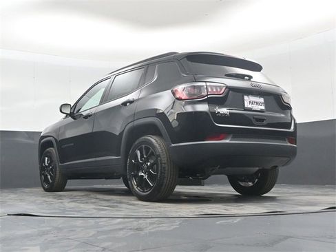 New 2026 Jeep Compass Latitude image 42