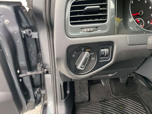 Used 2019 Volkswagen Golf SE w/ Driver Assistance Package FWD image 12