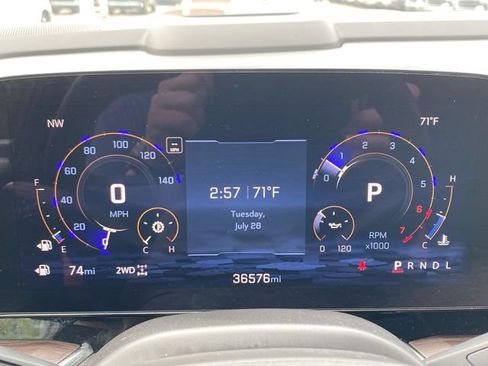 Used 2025 Chevrolet Tahoe Premier AWD/4WD image 11