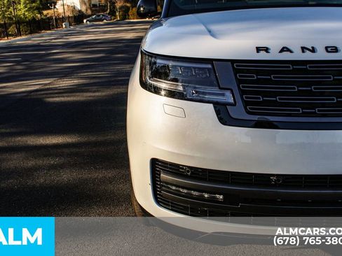 Used 2024 Land Rover Range Rover SE image 12