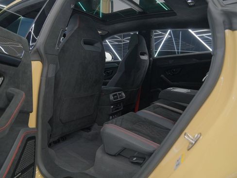 Used 2023 Lamborghini Urus Performante AWD/4WD image 49