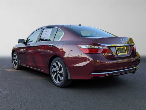 Used 2017 Honda Accord EX image 5