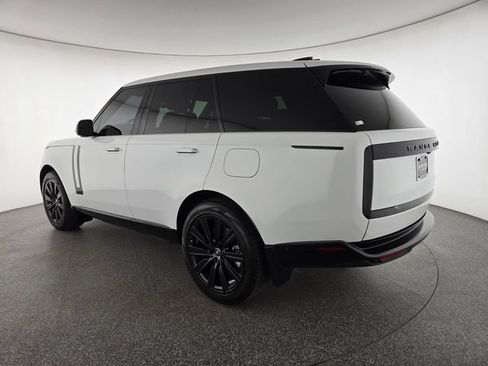 Used 2025 Land Rover Range Rover SE AWD/4WD image 16