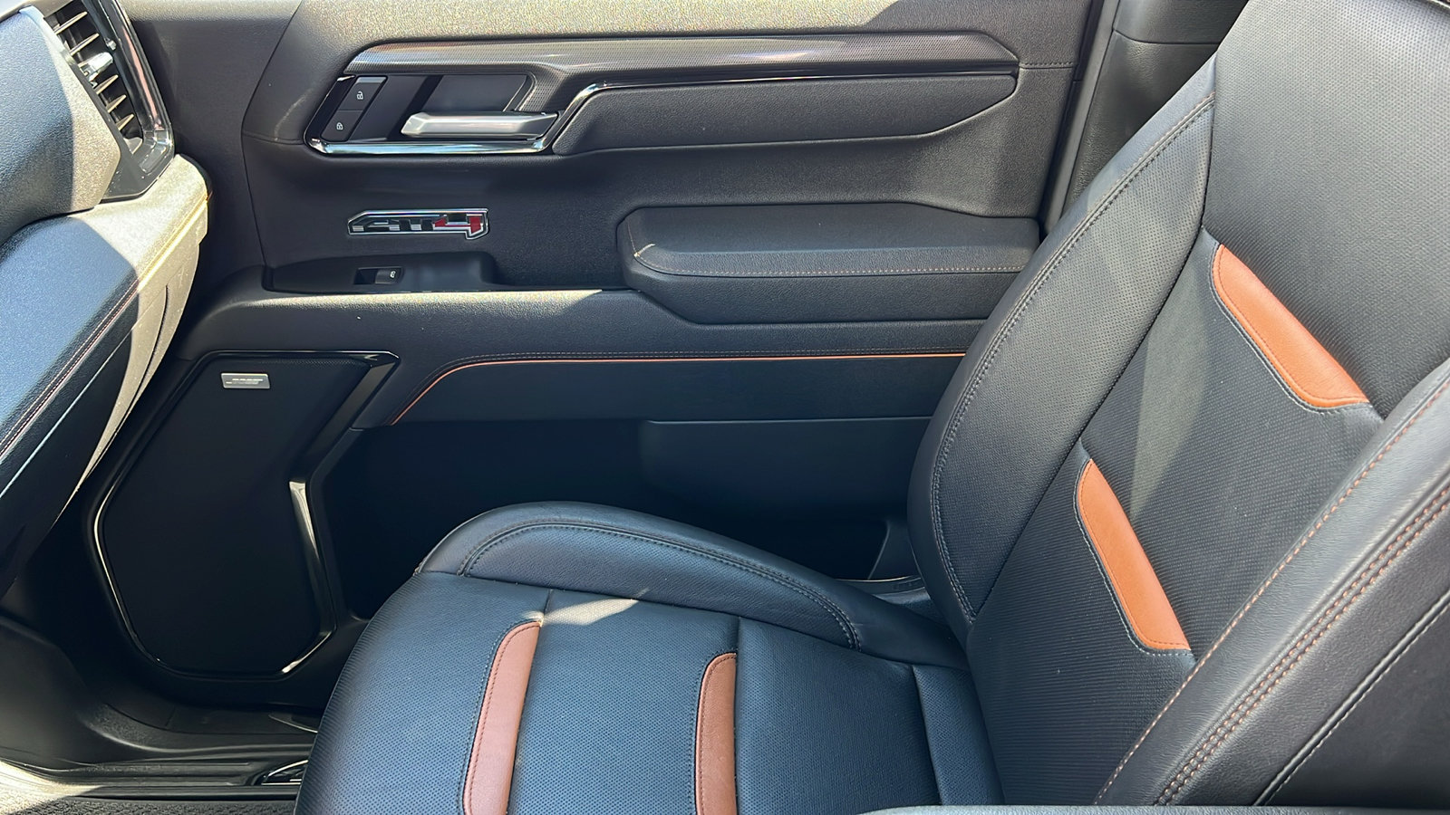 Certified 2025 GMC Sierra 1500 AT4 AWD/4WD image 21