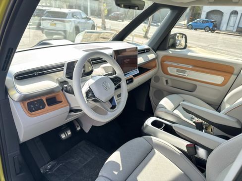 New 2025 Volkswagen ID. Buzz 1st Edition image 15