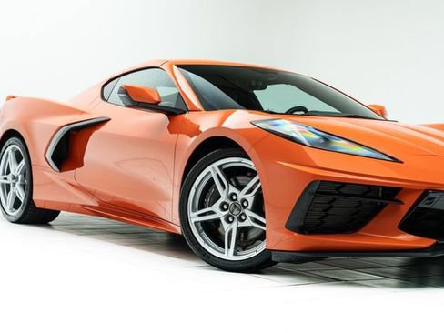 Used 2021 Chevrolet Corvette Stingray Preferred Cpe w/ Z51 Performance Package RWD image 3