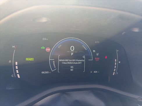Used 2025 Toyota Camry LE FWD image 17