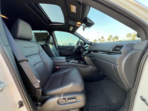 Used 2025 Honda Passport Black Edition image 23