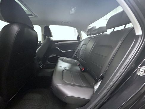 Used 2021 Volkswagen Passat 2.0T SE image 19