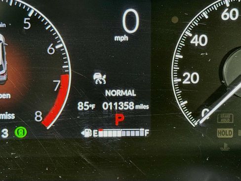 Used 2024 Honda HR-V LX image 8