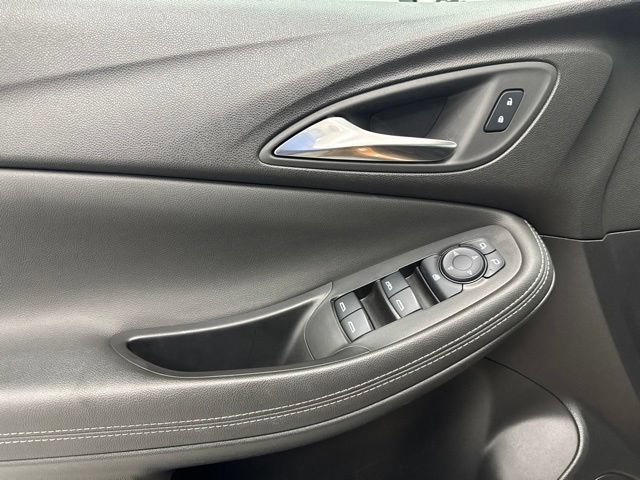 Used 2024 Buick Encore GX Sport Touring AWD/4WD image 9