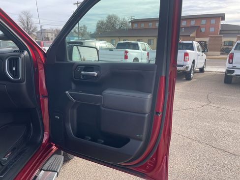 Used 2022 GMC Sierra 1500 AT4 w/ AT4 Preferred Package image 16