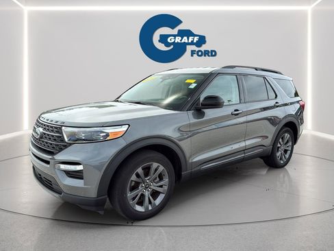 Used 2023 Ford Explorer XLT w/ Equipment Group 202A AWD/4WD image 2