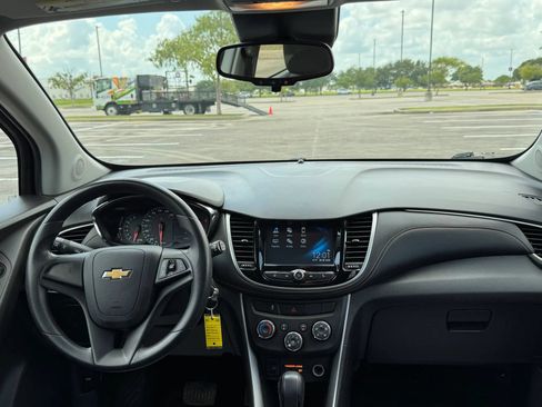 Used 2017 Chevrolet Trax LS FWD image 17