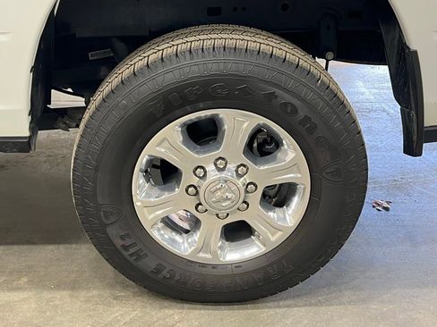 Used 2024 RAM 2500 Big Horn w/ Bed Utility Group image 32