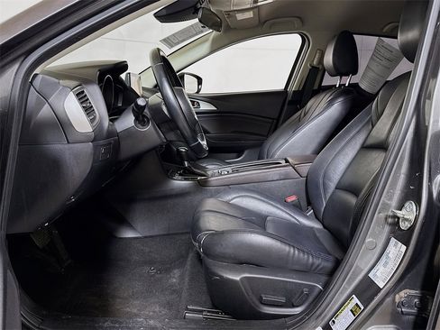 Used 2018 MAZDA MAZDA3 Touring image 19