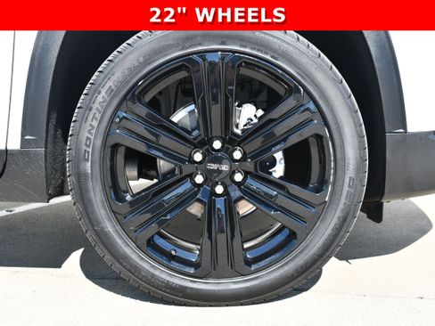 Used 2025 GMC Acadia Elevation w/ Elevation Premium Package image 7