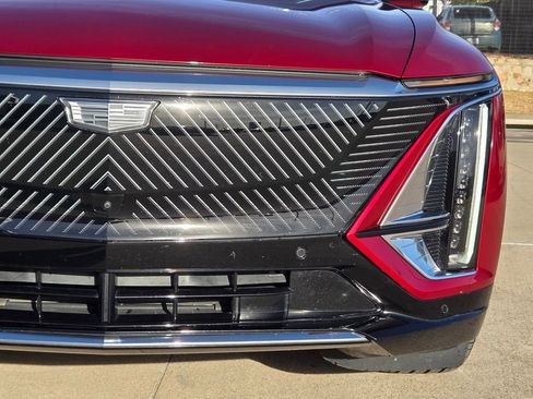 Certified 2025 Cadillac Lyriq Luxury w/ LPO, Floor Liner Package image 6