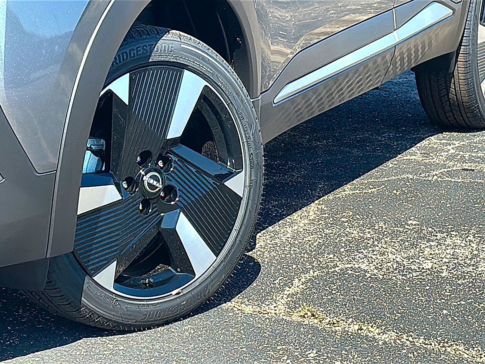 New 2026 Nissan Kicks SR w/ Cold Weather Package FWD image 3