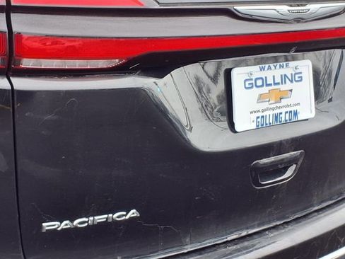Used 2024 Chrysler Pacifica Limited FWD image 25
