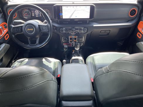 Used 2024 Jeep Gladiator Mojave AWD/4WD image 16