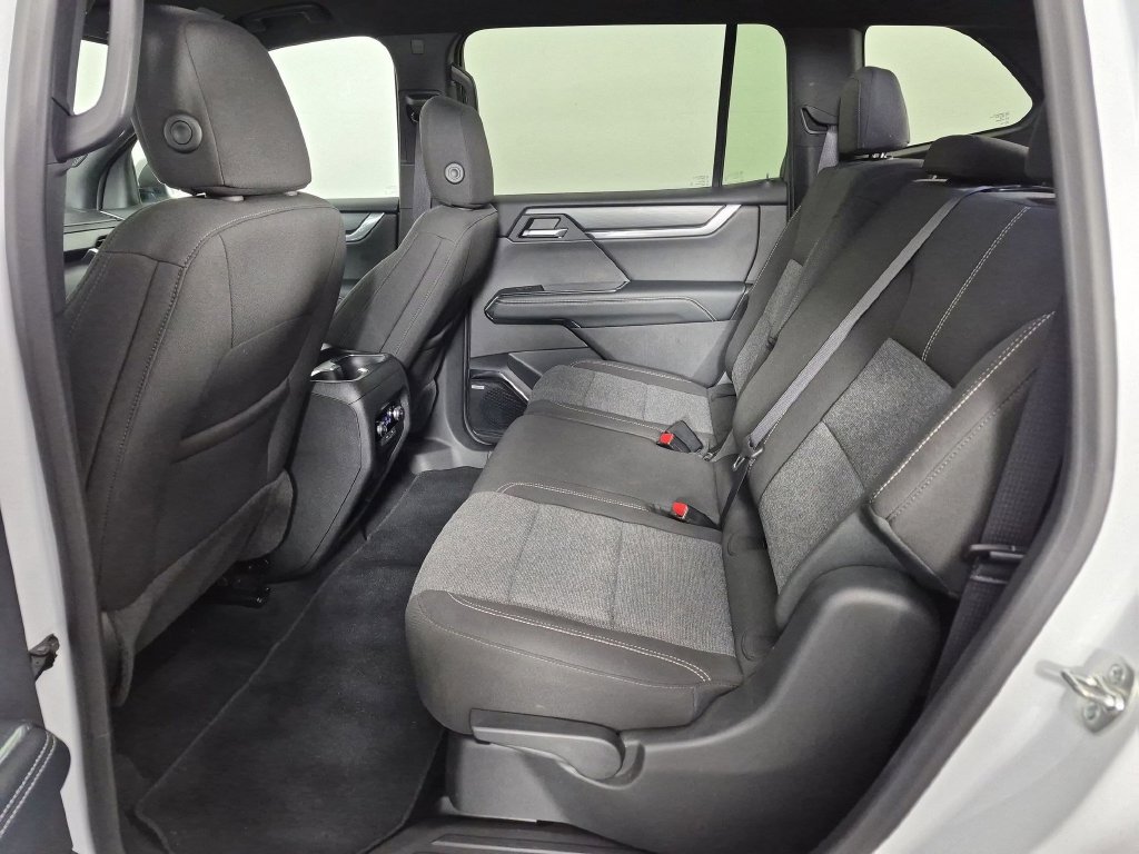 Certified 2025 GMC Acadia Elevation FWD image 30
