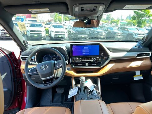 New 2026 Toyota Highlander Platinum AWD/4WD image 22