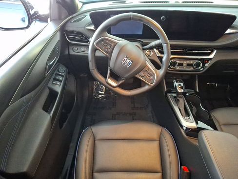 Certified 2024 Buick Envista Sport Touring w/ Convenience I Package FWD image 11