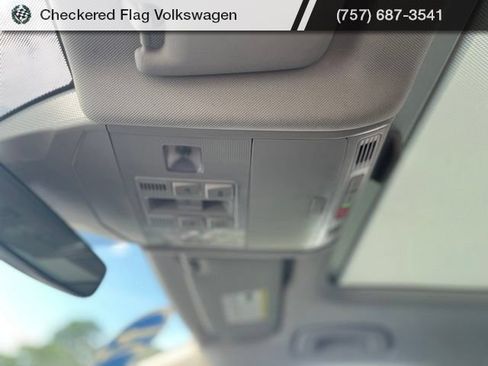 Used 2024 Volkswagen Jetta SE FWD image 18