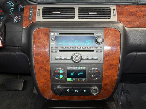 Used 2014 Chevrolet Tahoe LT w/ Luxury Package image 15