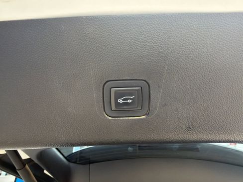 Used 2018 Chevrolet Traverse LT AWD/4WD image 31