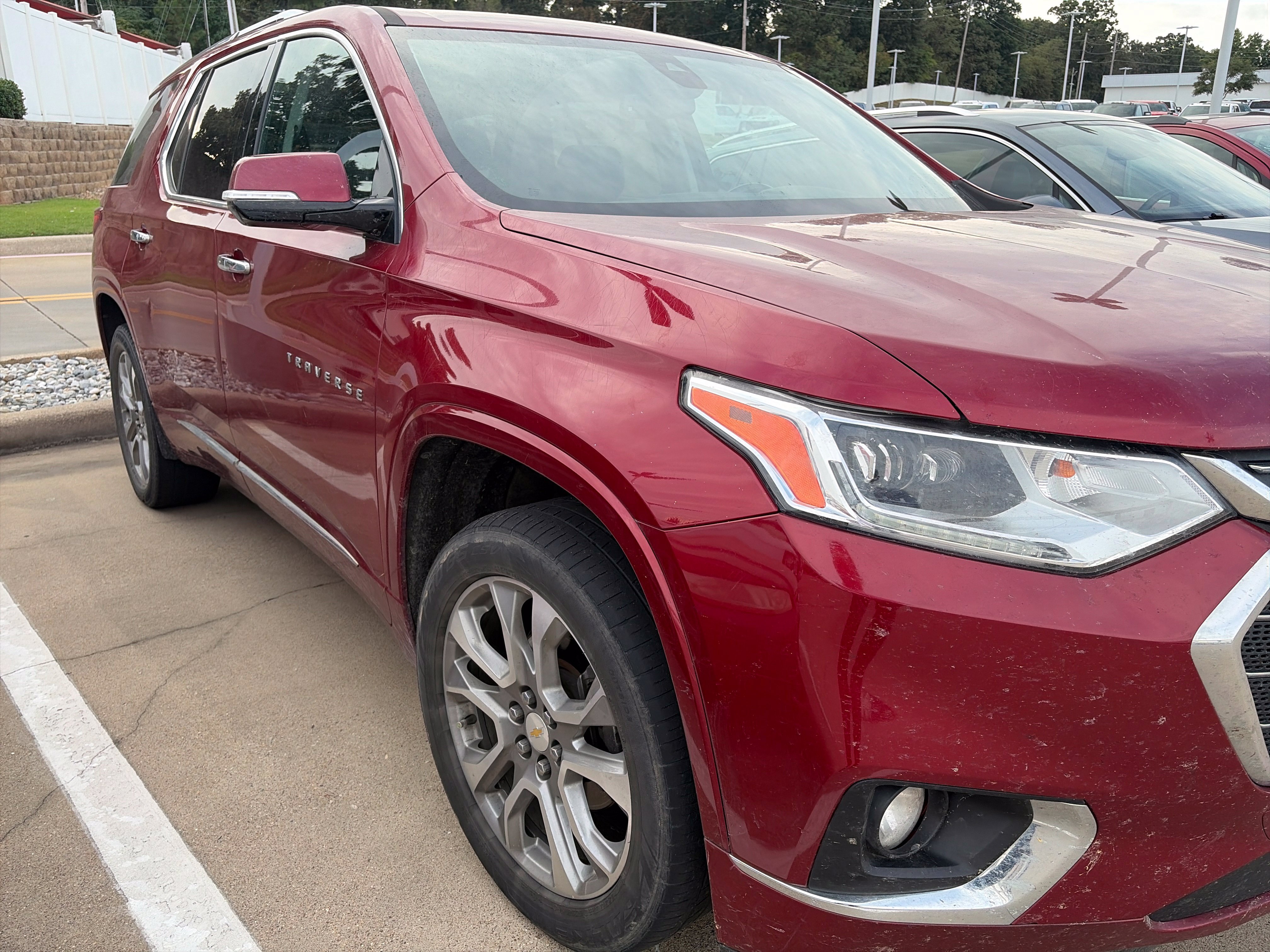 Used 2020 Chevrolet Traverse Premier FWD image 9