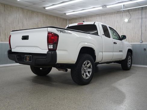 Used 2018 Toyota Tacoma SR image 10