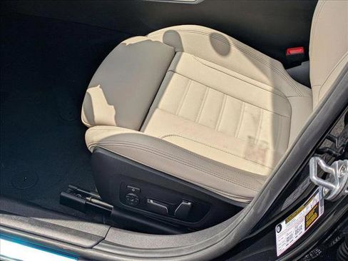 Used 2025 BMW 330i Sedan w/ Premium Package image 4