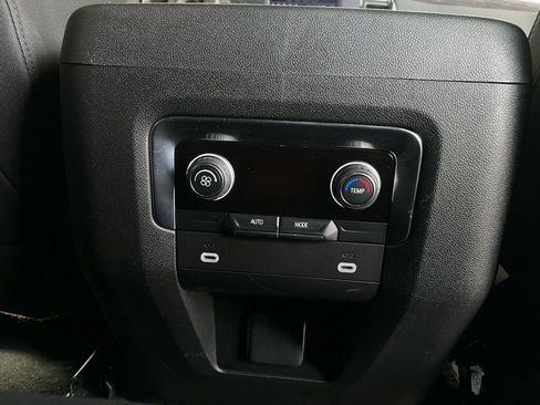 Used 2024 Chevrolet Tahoe LS image 28