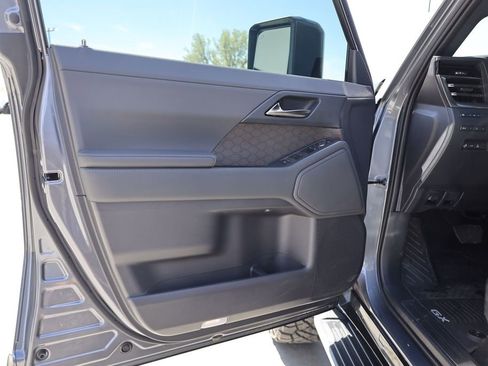 Used 2026 Lexus GX 550 w/ Accessory Package (2T) image 10