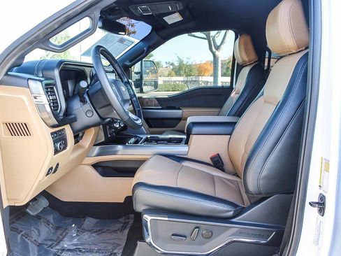 Used 2024 Ford F250 Lariat w/ Chrome Package image 17