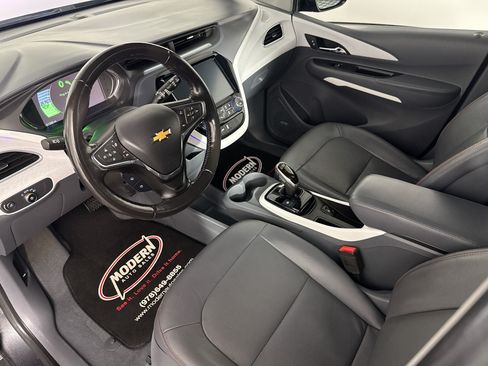 Used 2019 Chevrolet Bolt Premier w/ Infotainment Package FWD image 19