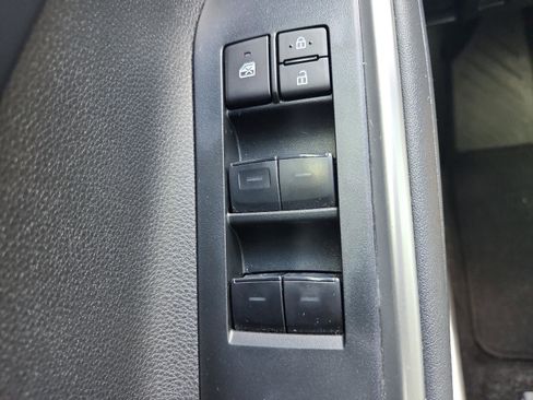 Used 2024 Toyota Highlander XSE image 24