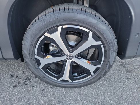 New 2026 Volkswagen Tiguan SE AWD/4WD image 23